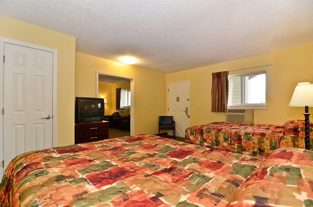 Suburban Studios Charlotte-Ballantyne Пайнвилл Экстерьер фото
