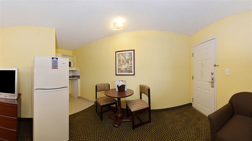 Suburban Studios Charlotte-Ballantyne Пайнвилл Экстерьер фото