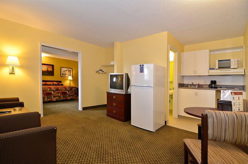Suburban Studios Charlotte-Ballantyne Пайнвилл Экстерьер фото